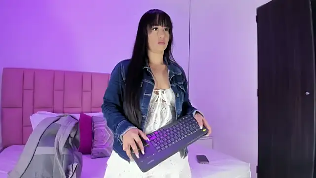 victoria cooper3 online show from 01/10/26, 11:45