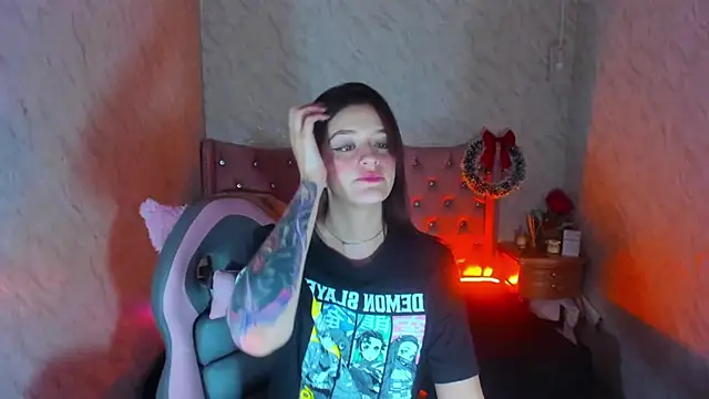 LiaHarryis online show from 12/31/24, 04:25