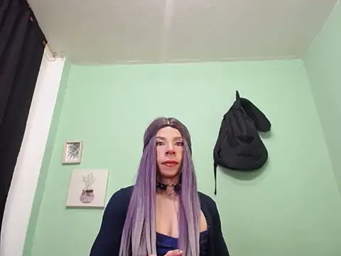 Snapshot of candyladyboy chatting on 11/30/25, 07:40 candyladyboy online show from 11/30/25, 07:40