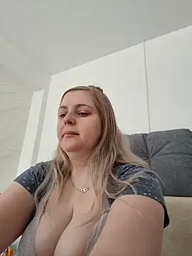 Lady nice cat online show from 05/16/26, 05:59