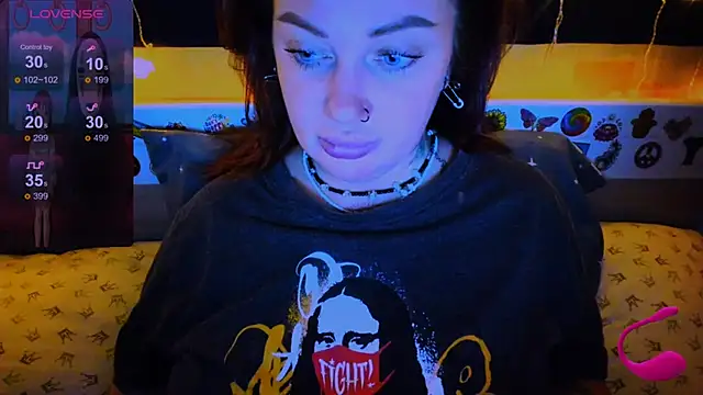 EllieOz online show from 01/31/25, 02:17