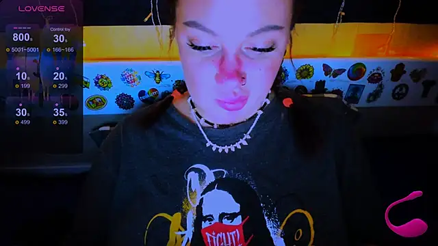 EllieOz online show from 03/22/25, 07:53