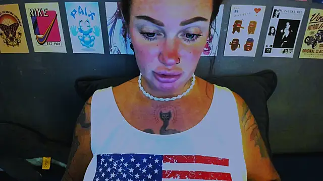 EllieOz online show from 04/13/26, 04:56