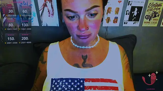 EllieOz online show from 04/15/26, 04:58