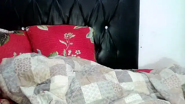 Snapshot of Hotxchickk chatting on 03/16/25, 10:53 Hotxchickk online show from 03/16/25, 10:53