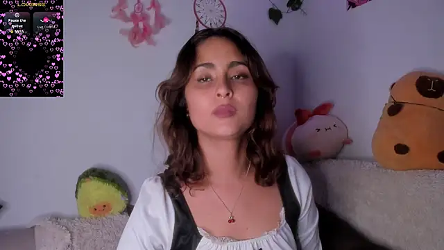 Violette-Ramirez01 online show from 11/10/25, 10:42