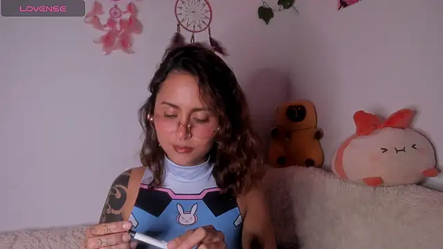 Violette-Ramirez01 online show from 02/12/26, 12:27