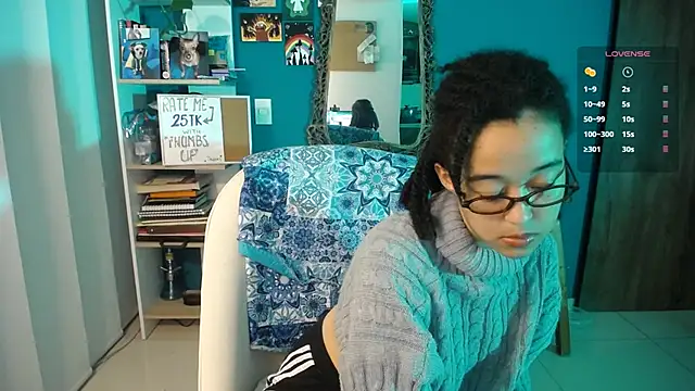 Snapshot of ela_0 chatting on 11/10/25, 01:04 ela 0 online show from 11/10/25, 01:04