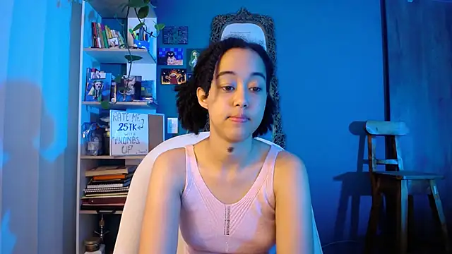 Snapshot of ela_0 chatting on 11/20/25, 10:59 ela 0 online show from 11/20/25, 10:59