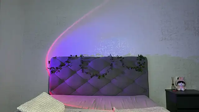 GracefulCharm online show from 05/27/26, 01:57