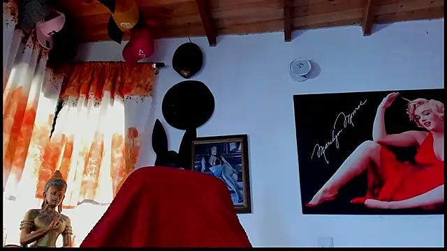 seleneh online show from 09/29/25, 04:56