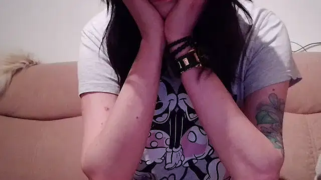 Snapshot of LauraBaby chatting on 03/10/25, 06:01 LauraBaby online show from 03/10/25, 06:01