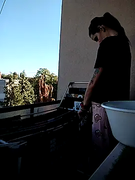 Snapshot of LauraBaby chatting on 09/19/25, 02:40 LauraBaby online show from 09/19/25, 02:40