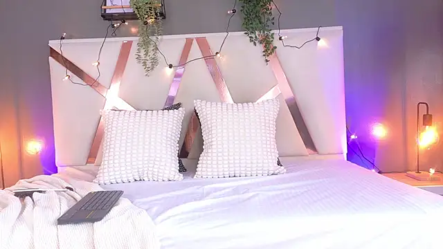 nahomi campbell online show from 09/12/25, 07:47