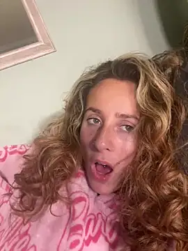 Snapshot of Miss_emilee chatting on 02/22/25, 09:48 Miss emilee online show from 02/22/25, 09:48