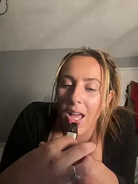 Snapshot of Miss_emilee chatting on 09/13/25, 06:51 Miss emilee online show from 09/13/25, 06:51