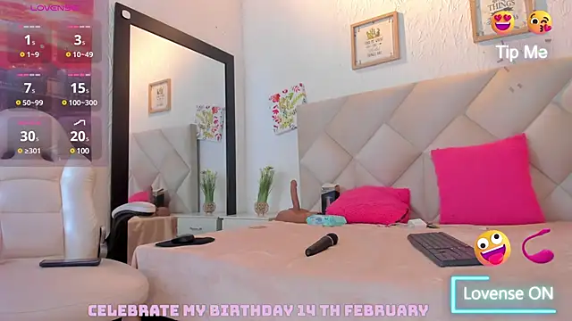 yuliana millerr online show from 02/11/25, 08:10