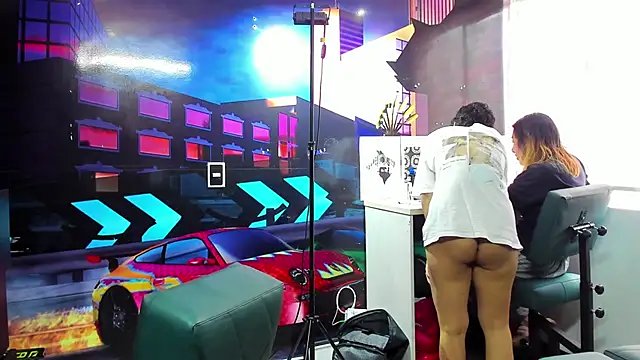 Snapshot of anaroman01 chatting on 09/26/25, 04:44 anaroman01 online show from 09/26/25, 04:44