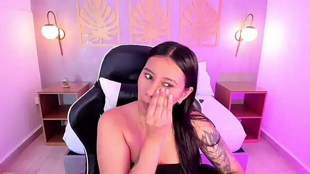 Snapshot of majo_rosse_ chatting on 09/23/25, 07:06 majo rosse online show from 09/23/25, 07:06