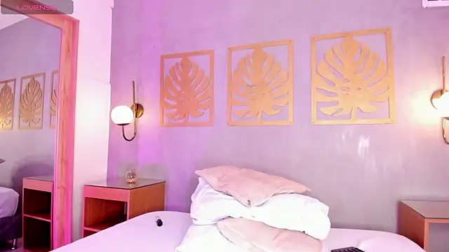 Snapshot of majo_rosse_ chatting on 02/25/26, 06:56 majo rosse online show from 02/25/26, 06:56