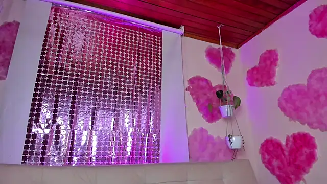 roselinedior online show from 02/18/25, 08:25