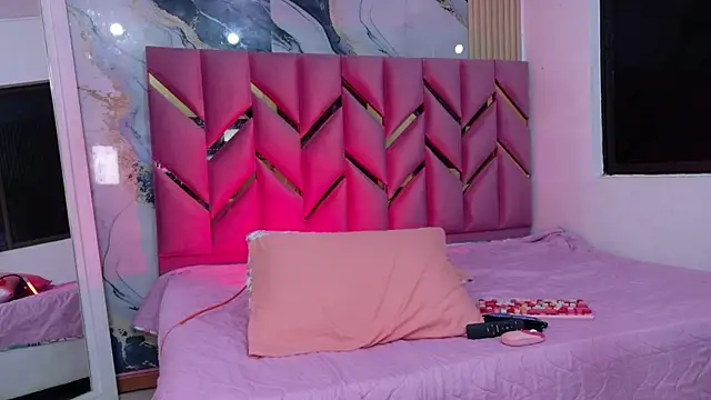 daddyissuesss  online show from 12/22/25, 07:55