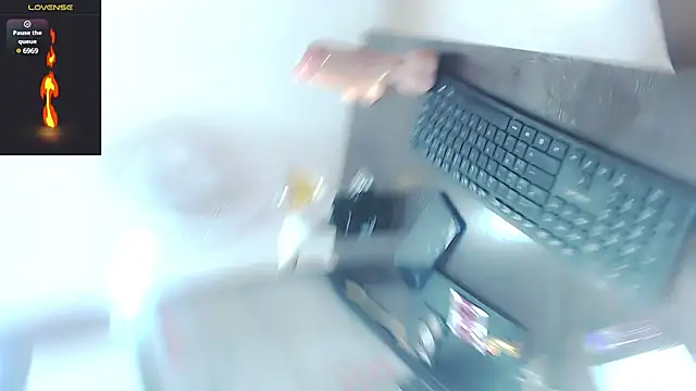 Snapshot of sasha_mom69_ chatting on 02/28/25, 06:52 sasha mom69 online show from 02/28/25, 06:52