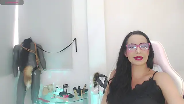 Snapshot of sasha_mom69_ chatting on 11/27/25, 03:47 sasha mom69 online show from 11/27/25, 03:47