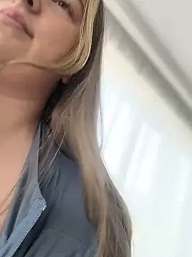 curvyflawless online show from 01/10/25, 12:15