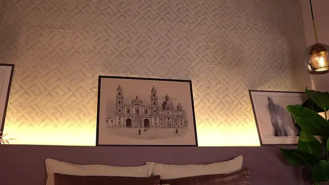 ElleDiane online show from 03/20/25, 06:19