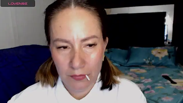 Snapshot of CATRINA-83 chatting on 05/11/26, 04:04 CATRINA-83 online show from 05/11/26, 04:04
