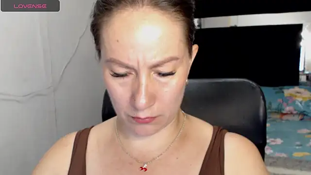 Snapshot of CATRINA-83 chatting on 05/14/26, 04:03 CATRINA-83 online show from 05/14/26, 04:03