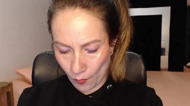 Snapshot of CATRINA-83 chatting on 05/29/26, 07:56 CATRINA-83 online show from 05/29/26, 07:56