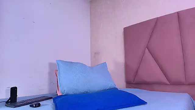 arl chloee online show from 09/13/25, 03:06