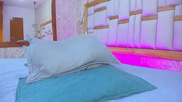 arl chloee online show from 11/13/25, 03:27