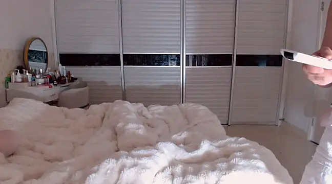 Snapshot of -Lucky_Girl chatting on 01/15/25, 11:43 -Lucky Girl online show from 01/15/25, 11:43