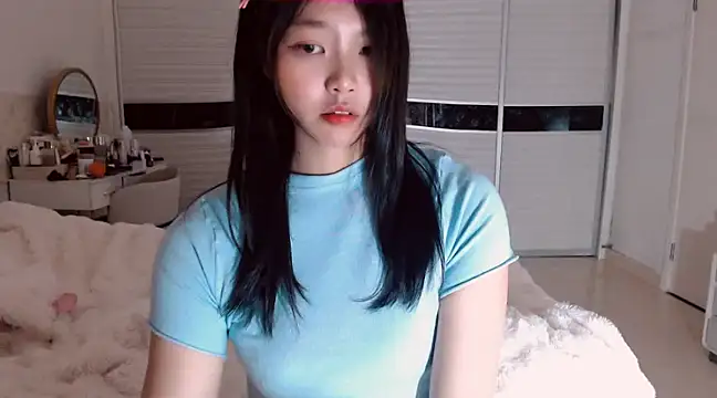 Snapshot of -Lucky_Girl chatting on 01/24/25, 02:08 -Lucky Girl online show from 01/24/25, 02:08