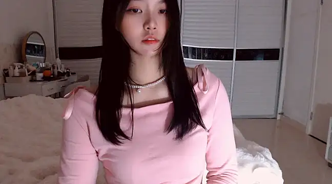 Snapshot of -Lucky_Girl chatting on 01/25/25, 11:13 -Lucky Girl online show from 01/25/25, 11:13