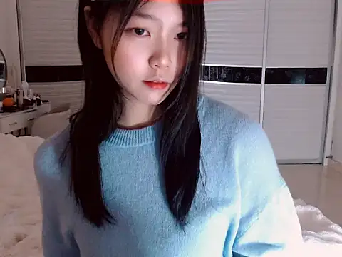 Snapshot of -Lucky_Girl chatting on 01/25/25, 02:14 -Lucky Girl online show from 01/25/25, 02:14