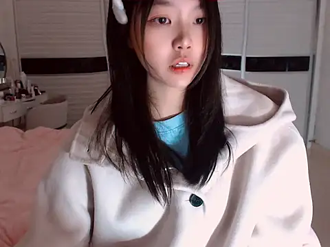 Snapshot of -Lucky_Girl chatting on 01/30/25, 12:16 -Lucky Girl online show from 01/30/25, 12:16