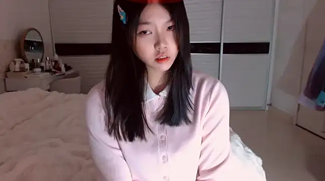 Snapshot of -Lucky_Girl chatting on 02/09/25, 11:46 -Lucky Girl online show from 02/09/25, 11:46