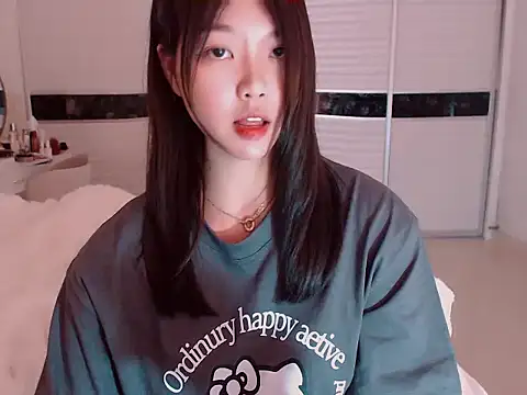 Snapshot of -Lucky_Girl chatting on 02/12/25, 04:54 -Lucky Girl online show from 02/12/25, 04:54