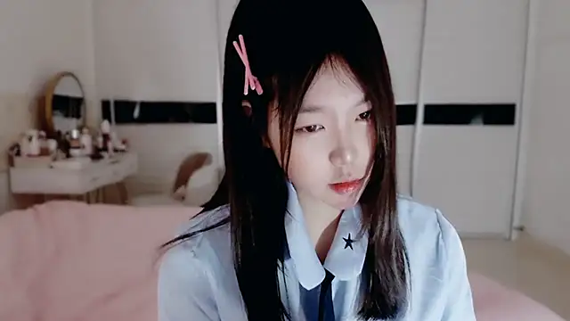 Snapshot of -Lucky_Girl chatting on 02/22/25, 12:29 -Lucky Girl online show from 02/22/25, 12:29