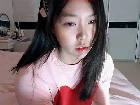 Snapshot of -Lucky_Girl chatting on 02/24/25, 01:24 -Lucky Girl online show from 02/24/25, 01:24