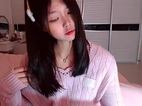 Snapshot of -Lucky_Girl chatting on 02/24/25, 04:49 -Lucky Girl online show from 02/24/25, 04:49