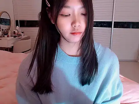 Snapshot of -Lucky_Girl chatting on 02/26/25, 05:31 -Lucky Girl online show from 02/26/25, 05:31