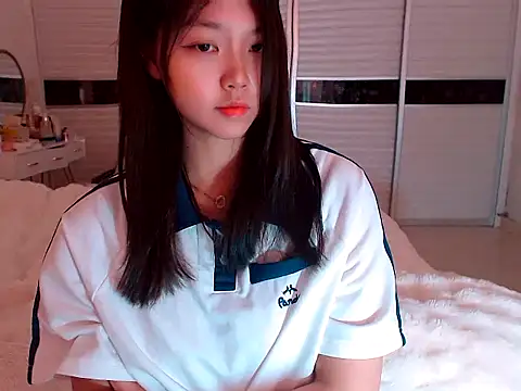 Snapshot of -Lucky_Girl chatting on 03/07/25, 06:02 -Lucky Girl online show from 03/07/25, 06:02