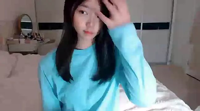 Snapshot of -Lucky_Girl chatting on 03/10/25, 01:01 -Lucky Girl online show from 03/10/25, 01:01