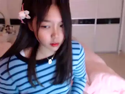 Snapshot of -Lucky_Girl chatting on 03/15/25, 07:42 -Lucky Girl online show from 03/15/25, 07:42