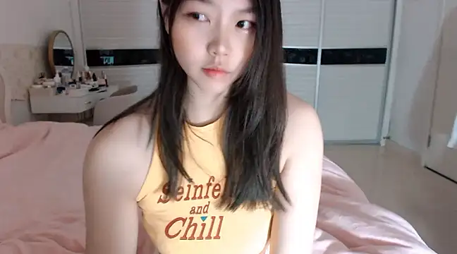 Snapshot of -Lucky_Girl chatting on 03/21/25, 11:12 -Lucky Girl online show from 03/21/25, 11:12